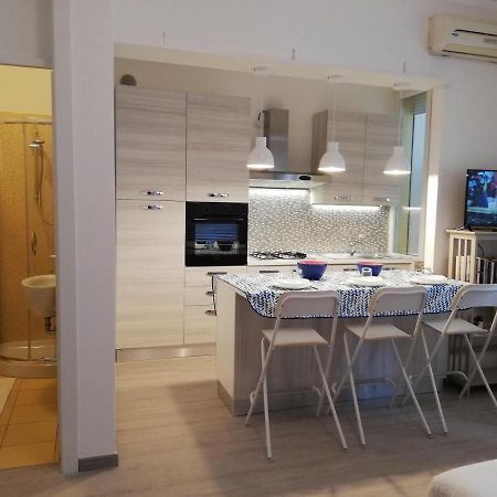 Appartamento Scilla Monolocale - Sulla Spiaggia Di Rimini Ngoại thất bức ảnh